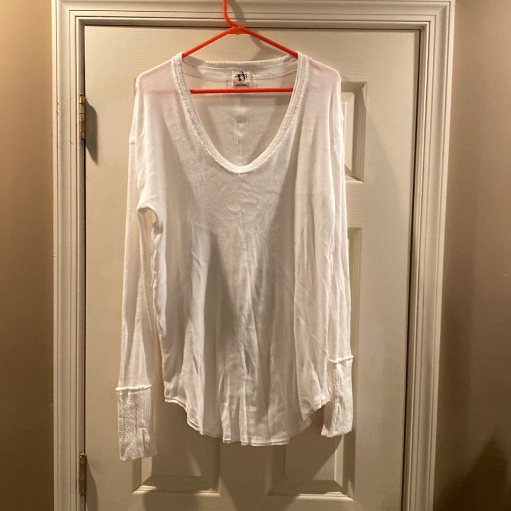 White tee